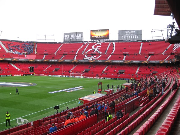 Estadio Ramón Sánchez Pizjuán picture